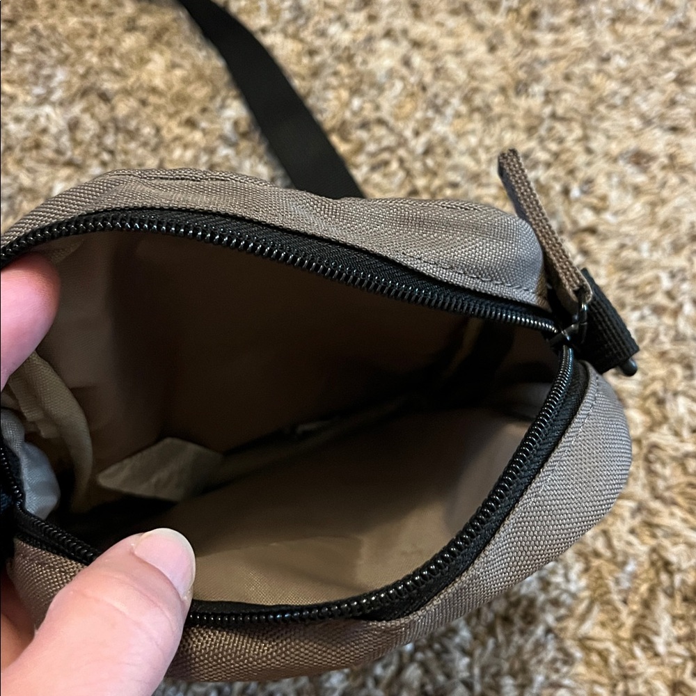 Old navy cross body bag - Picture 3 of 3